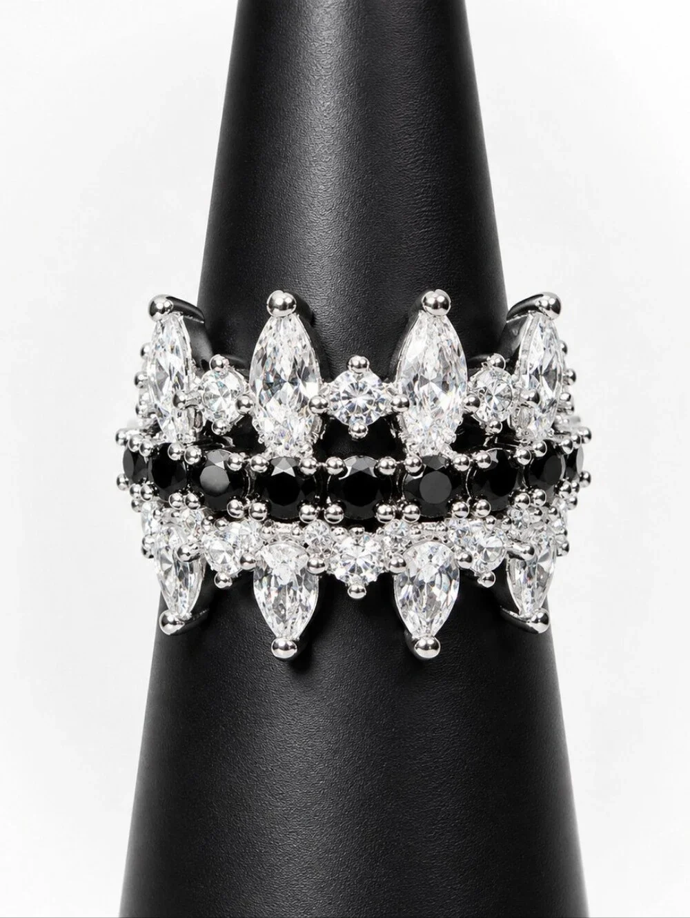 Bomb Party UNTAMED Ring Sz 8 